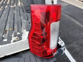 2017 Ford F-250 XL with VIN 1FTBF2A68HEE82088, listed as a IAAI auction lot 42731371 with 144,889 mi miles and . Bid and sale history available at DreamBid. Image 37.