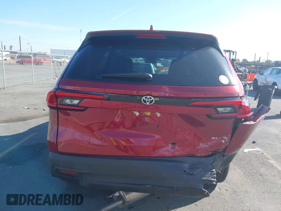 2024 Toyota Highlander XLE z VIN 5TDAAAA53RS008265, wystawiony jako IAAI lot #41626322 z przebiegiem 20 080 mil mil oraz . Historia ofert i sprzedaży dostępna na DreamBid. Obrazek 16.