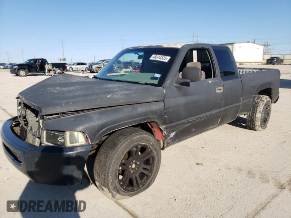 1996 Dodge 1500 с VIN 3B7HC13Z0TG177108, выставлен на аукционе Copart как лот 48244335 с пробегом 236 950 миль миль и Списание • Salvage title. История ставок и продаж доступна на DreamBid. Изображение 1.