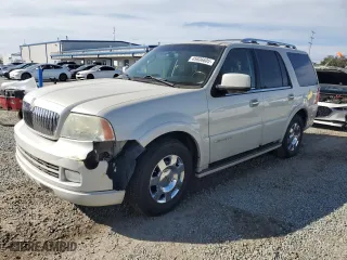 2005 Lincoln Navigator Luxury with VIN 5LMFU27535LJ20448, listed as a Copart auction lot 45606605 with 221,452 mi miles and Clean Title. Bid and sale history available at carsss.com. Image 1.