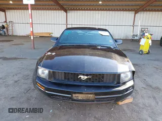 2007 Ford Mustang Deluxe with VIN 1ZVFT80N575352139, listed as a IAAI auction lot 41626063 with 113,792 mi miles. Bid and sale history available at carsss.com. Image 13.