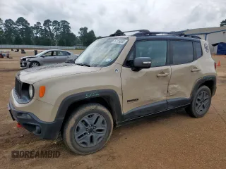 2017 Jeep Renegade Trailhawk z VIN ZACCJBCB1HPE72717, wystawiony jako Copart lot #57176085 z przebiegiem 105 737 mil mil oraz Szkoda całkowita • Salvage title. Historia ofert i sprzedaży dostępna na DreamBid. Obrazek 1.