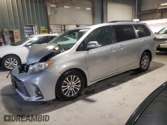 2019 Toyota Sienna XLE Auto Access Seat z VIN 5TDYZ3DC5KS005161, wystawiony jako Copart lot #55245905 z przebiegiem 98 077 mil mil oraz Szkoda całkowita • Salvage title. Historia ofert i sprzedaży dostępna na DreamBid. Obrazek 1.