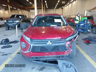 2022 Mitsubishi Eclipse Cross LE z VIN JA4ATVAA6NZ013879, wystawiony jako IAAI lot #41450278 z przebiegiem 33 830 mil mil oraz . Historia ofert i sprzedaży dostępna na DreamBid. Obrazek 13.
