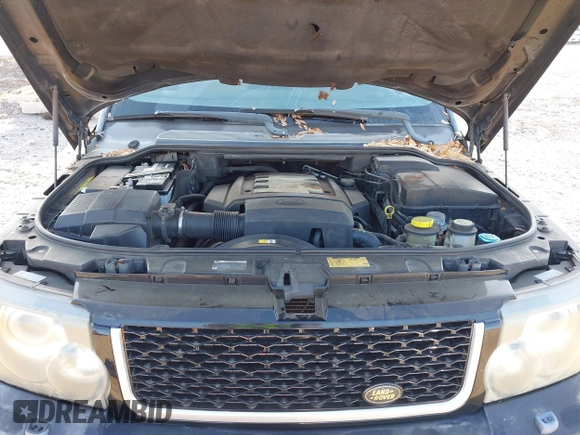 2009 Land Rover Range Rover Sport HSE with VIN SALSK254X9A201883, listed as a IAAI auction lot 42127297 with 154,483 mi miles. Bid and sale history available at carsss.com. Image 10.