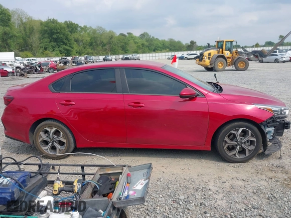 2021 Kia Forte LXS z VIN 3KPF24AD2ME361269, wystawiony jako IAAI lot #42031744 z przebiegiem 100 000 mil mil oraz . Historia ofert i sprzedaży dostępna na DreamBid. Obrazek 13.