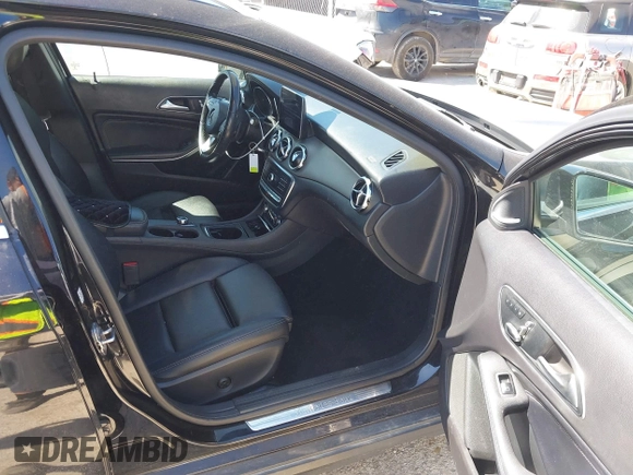 2019 Mercedes-Benz GLA 250 z VIN WDCTG4GB1KJ549320, wystawiony jako IAAI lot #41845053 z przebiegiem 120 220 mil mil oraz . Historia ofert i sprzedaży dostępna na DreamBid. Obrazek 5.