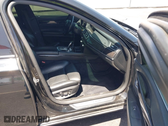 2011 BMW 7 Series 750Li с VIN WBAKB8C57BCY64762, выставлен на аукционе IAAI как лот 42521989 с пробегом 121 926 миль миль и . История ставок и продаж доступна на DreamBid. Изображение 5.