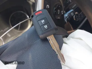 2018 Mitsubishi Outlander ES z VIN JA4AD2A39JZ071007, wystawiony jako IAAI lot #42114991 z przebiegiem 84 422 mil mil oraz . Historia ofert i sprzedaży dostępna na DreamBid. Obrazek 11.