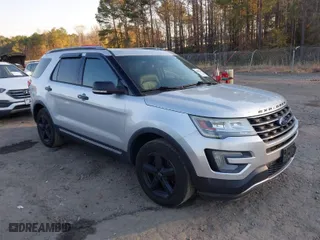 2017 Ford Explorer XLT with VIN 1FM5K8DH3HGB03300, listed as a IAAI auction lot 40978498 with 94,665 mi miles. Bid and sale history available at carsss.com. Image 1.