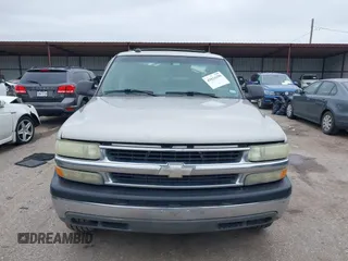 2004 Chevrolet Suburban LS with VIN 3GNEC16Z94G210873, listed as a IAAI auction lot 41624290 with 347,735 mi miles. Bid and sale history available at carsss.com. Image 12.