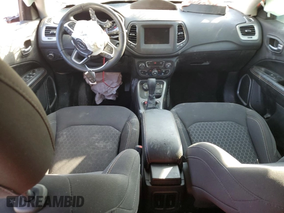 2019 Jeep Compass Sport с VIN 3C4NJDAB6KT724484, выставлен на аукционе Copart как лот 72231114 с пробегом 33 600 миль миль и Списание • Salvage title. История ставок и продаж доступна на DreamBid. Изображение 8.