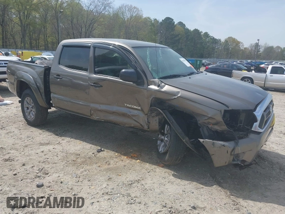 2015 Toyota Tacoma PreRunner z VIN 5TFJX4GN7FX043923, wystawiony jako IAAI lot #41930476 z przebiegiem 151 399 mil mil oraz . Historia ofert i sprzedaży dostępna na DreamBid. Obrazek 1.