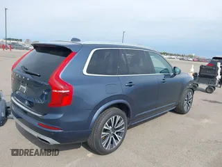 2021 Volvo XC90 Momentum z VIN YV4A221K6M1689257, wystawiony jako IAAI lot #42104985 z przebiegiem 56 532 mil mil oraz . Historia ofert i sprzedaży dostępna na DreamBid. Obrazek 4.