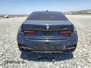 2020 BMW 7 Series 740i z VIN WBA7T2C02LGF96611, wystawiony jako Copart lot #61451935 z przebiegiem 61 185 mil mil oraz Szkoda całkowita • Salvage title. Historia ofert i sprzedaży dostępna na DreamBid. Obrazek 6.