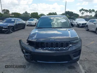2024 Jeep Grand Cherokee Altitude z VIN 1C4RJHAG7RC703637, wystawiony jako IAAI lot #42046042 z przebiegiem 11 280 mil mil oraz . Historia ofert i sprzedaży dostępna na DreamBid. Obrazek 12.