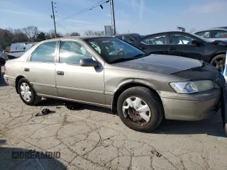 2001 Toyota Camry CE z VIN 4T1BG22K91U116124, wystawiony jako Copart lot #83041984 z przebiegiem 141 101 mil mil oraz Czysty tytuł • Clean title. Historia ofert i sprzedaży dostępna na DreamBid. Obrazek 4.