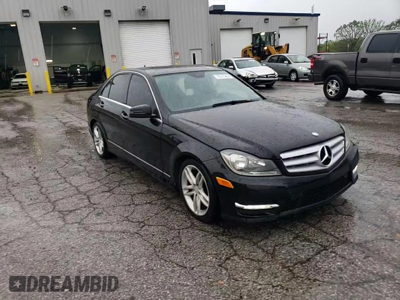 2013 Mercedes-Benz C 300 Sport z VIN WDDGF8AB0DR288122, wystawiony jako Copart lot #55216405 z przebiegiem 158 303 mil mil oraz Szkoda całkowita • Salvage title. Historia ofert i sprzedaży dostępna na DreamBid. Obrazek 13.