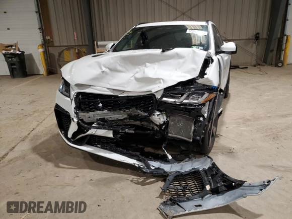 2022 Jaguar F-Pace SVR z VIN SADCZ2EE9NA692588, wystawiony jako Copart lot #52247135 z przebiegiem 52 957 mil mil oraz Szkoda całkowita • Salvage title. Historia ofert i sprzedaży dostępna na DreamBid. Obrazek 5.