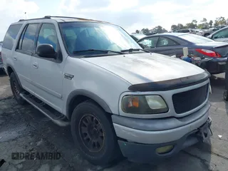 2000 Ford Expedition XLT with VIN 1FMRU1560YLC21781, listed as a IAAI auction lot 41558097 with 218,477 mi miles. Bid and sale history available at carsss.com. Image 1.
