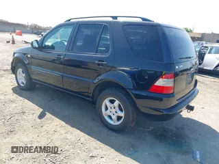 2000 Mercedes-Benz M 320/430/500 with VIN 4JGAB54E5YA199856, listed as a IAAI auction lot 42427750 with 224,929 mi miles and . Bid and sale history available at DreamBid. Image 3.
