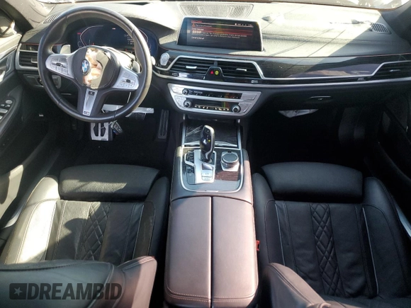 2021 BMW 7 Series 740i with VIN WBA7T2C08MCG07068, listed as a Copart auction lot 58062205 with 37,121 mi miles and Clean title. Bid and sale history available at DreamBid. Image 8.