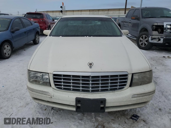 1998 Cadillac DeVille with VIN 1G6KD54YXWU765831, listed as a Copart auction lot 88877175 with 0 mi miles and Salvage Title. Bid and sale history available at carsss.com. Image 5.
