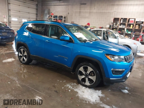 2020 Jeep Compass Latitude with VIN 3C4NJDBBXLT104849, listed as a IAAI auction lot 41606035 with 116,706 mi miles. Bid and sale history available at carsss.com. Image 1.