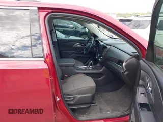 2019 Chevrolet Traverse LT Cloth with VIN 1GNERGKW9KJ259919, listed as a IAAI auction lot 40402725 with 114,645 mi miles. Bid and sale history available at carsss.com. Image 5.