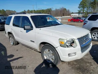 2008 Ford Explorer XLT with VIN 1FMEU63E98UB11893, listed as a IAAI auction lot 41605682 with 138,324 mi miles. Bid and sale history available at carsss.com. Image 1.
