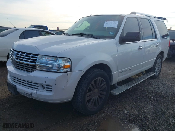 2010 Lincoln Navigator with VIN 5LMJJ2J55AEJ08571, listed as a IAAI auction lot 41400627 with 254,067 mi miles. Bid and sale history available at carsss.com. Image 18.