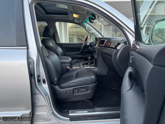2013 Lexus LX 570 with VIN JTJHY7AX8D4089490, listed as a Copart auction lot 76832954 with 203,267 mi miles and Clean Title. Bid and sale history available at carsss.com. Image 5.
