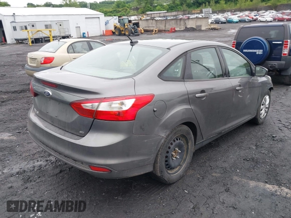 2012 Ford Focus SE z VIN 1FAHP3F29CL442731, wystawiony jako IAAI lot #42517796 z przebiegiem 148 728 mil mil oraz . Historia ofert i sprzedaży dostępna na DreamBid. Obrazek 4.