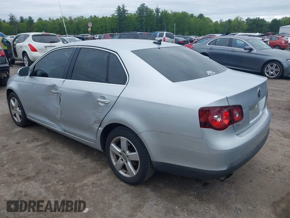 2009 Volkswagen Jetta SE with VIN 3VWRZ81K79M013704, listed as a IAAI auction lot 42259656 with 197,600 mi miles and . Bid and sale history available at DreamBid. Image 3.