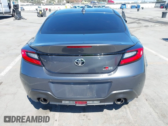 2023 Toyota 86 z VIN JF1ZNBC11P8766474, wystawiony jako IAAI lot #42215516 z przebiegiem 5 708 mil mil oraz . Historia ofert i sprzedaży dostępna na DreamBid. Obrazek 17.