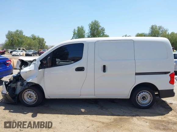 2015 Chevrolet City Express Cargo LS z VIN 3N63M0YN0FK723699, wystawiony jako IAAI lot #42278245 z przebiegiem 61 906 mil mil oraz . Historia ofert i sprzedaży dostępna na DreamBid. Obrazek 14.