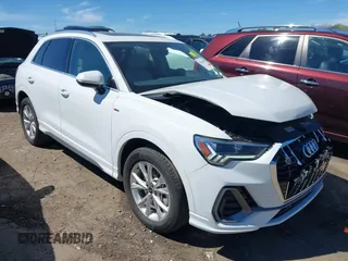 2022 Audi Q3 S line Premium Plus z VIN WA1EECF30N1126400, wystawiony jako IAAI lot #41822175 z przebiegiem 28 850 mil mil oraz . Historia ofert i sprzedaży dostępna na DreamBid. Obrazek 13.