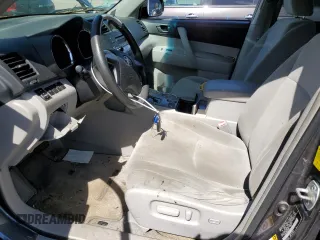 2010 Toyota Highlander with VIN 5TDBK3EH9AS002654, listed as a Copart auction lot 57079375 with 245,701 mi miles and Clean title. Bid and sale history available at DreamBid. Image 7.