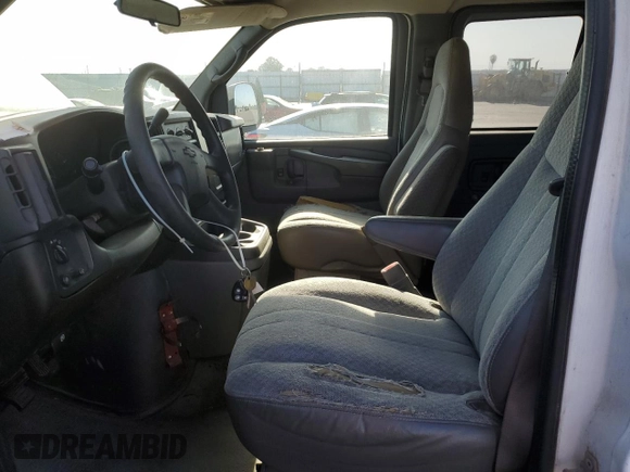 2006 Chevrolet Express Passenger z VIN 1GAHG35U361256706, wystawiony jako Copart lot #53382965 z przebiegiem 235 191 mil mil oraz Tytuł czysty. Historia ofert i sprzedaży dostępna na DreamBid. Obrazek 7.