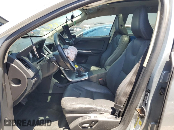 2013 Volvo XC60 T6 with VIN YV4902DZ2D2370112, listed as a Copart auction lot 64323455 with 118,714 mi miles and Salvage title. Bid and sale history available at DreamBid. Image 7.