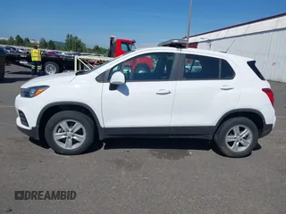 2020 Chevrolet Trax LS with VIN 3GNCJNSB4LL288688, listed as a IAAI auction lot 42634219 with 25,634 mi miles and . Bid and sale history available at DreamBid. Image 14.