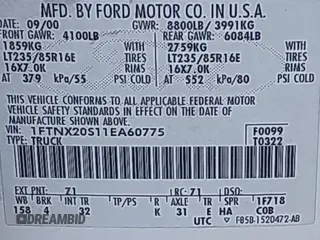 2001 Ford Super Duty F-250 XL with VIN 1FTNX20S11EA60775, listed as a IAAI auction lot 41631692 with 151,485 mi miles. Bid and sale history available at carsss.com. Image 9.