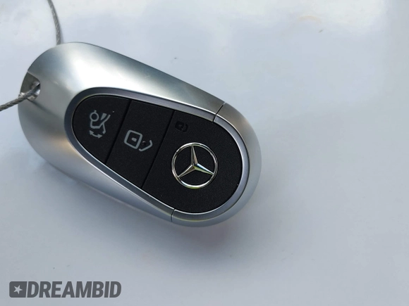 2025 Mercedes-Benz GLC 300 z VIN W1NKM4HB7SF357792, wystawiony jako IAAI lot #42177374 z przebiegiem 982 mil mil oraz . Historia ofert i sprzedaży dostępna na DreamBid. Obrazek 11.