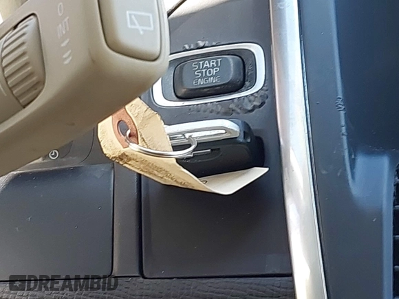 2013 Volvo XC60 3.2L с VIN YV4952DL3D2378376, выставлен на аукционе IAAI как лот 42037112 с пробегом 83 339 миль миль и . История ставок и продаж доступна на DreamBid. Изображение 11.
