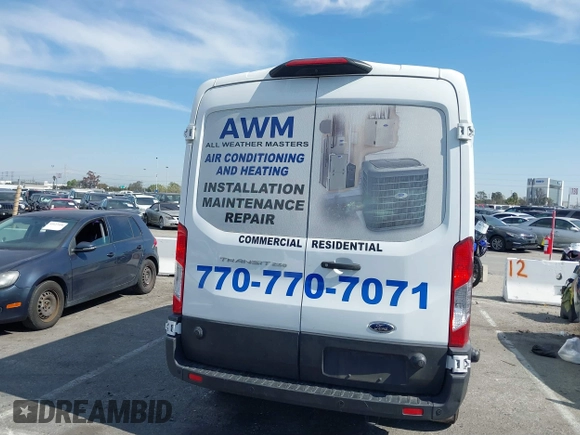 2020 Ford Transit Cargo z VIN 1FTBR1C83LKB11124, wystawiony jako IAAI lot #41634299 z przebiegiem 80 802 mil mil oraz . Historia ofert i sprzedaży dostępna na DreamBid. Obrazek 16.