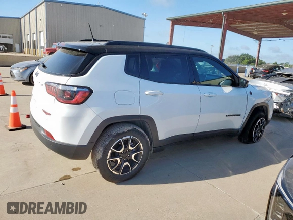 2024 Jeep Compass Trailhawk with VIN 3C4NJDDN6RT144748, listed as a Copart auction lot 62675405 with 22,511 mi miles and Clean title. Bid and sale history available at DreamBid. Image 3.