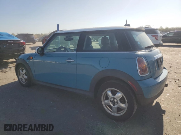 2008 MINI Hardtop z VIN WMWMF335X8TT62496, wystawiony jako Copart lot #52482015 z przebiegiem 188 965 mil mil oraz Szkoda całkowita • Salvage title. Historia ofert i sprzedaży dostępna na DreamBid. Obrazek 2.