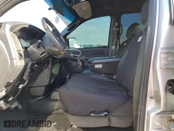 2005 Dodge 2500 SLT z VIN 3D7KS28CX5G857562, wystawiony jako Copart lot #87027064 z przebiegiem 330 581 mil mil oraz Szkoda całkowita • Salvage title. Historia ofert i sprzedaży dostępna na DreamBid. Obrazek 7.