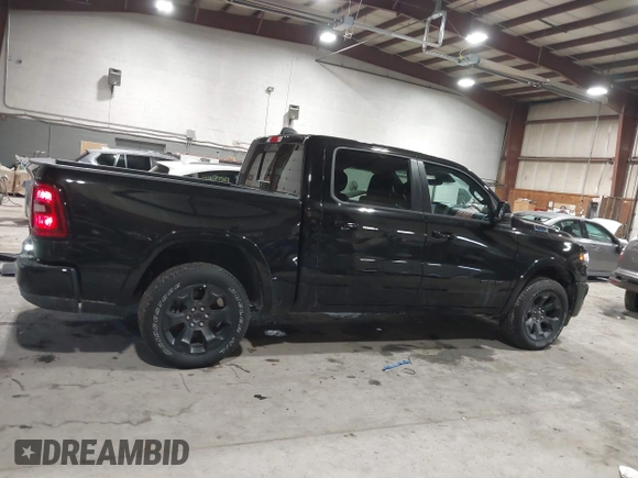 2025 Ram 1500 Big Horn z VIN 1C6RRFFG0SN572588, wystawiony jako IAAI lot #41629079 z przebiegiem 6 675 mil mil oraz . Historia ofert i sprzedaży dostępna na DreamBid. Obrazek 13.