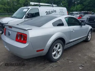 2008 Ford Mustang Deluxe with VIN 1ZVHT80N785160327, listed as a IAAI auction lot 42547909 with 113,654 mi miles and . Bid and sale history available at DreamBid. Image 4.